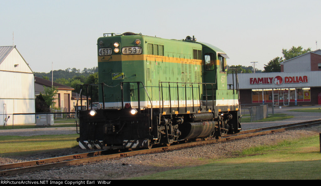 Ohio South Central Railroad (OSCR) 4537